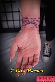 Tattoo 520 Gallery: Modèle de tatouage avec nœud au poignet