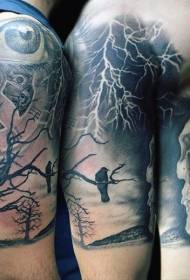 Modèle de tatouage de tatouage de foudre et de tatouage d'oeil de corbeau noir et mystérieux à gros bras