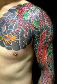 Veľmi divoké sfarbené polovičné tetovanie