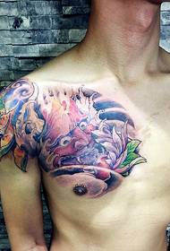 Patrón colorido de tatuaxe de medio peito