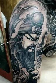 Model i tatuazhit të bukur gjysmë të zi dhe të bardhë Guan Gong