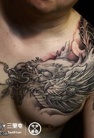 Premočljiv čeden vzorec tetovaže zmaja
