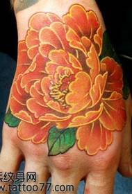 Hannun baya mai launin peony tattoo tsarin