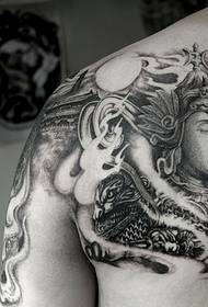 Zuri-beltzeko luzera erdiko tatuaje argazkiak