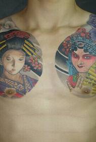 कंधे पर सुंदर जापानी गीशा और चीनी फूल टैटू तस्वीर
