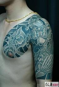 Pattern of men's half-length tattoo