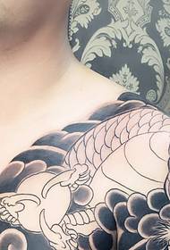 Super domineering half black and white evil dragon tattoo pattern