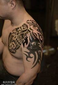 Half Armor Domineering Maori Totem Pattern di Tatuaggi