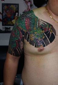 Tatuaj de tatuaj de dragon pe jumătate armat de culoare