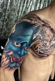 Colorful and colorful half-breasted tattoo pictures