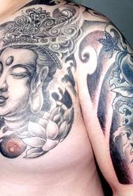 Zuri-beltzeko Maitreya armadura erdia tatuaje
