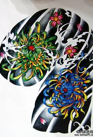 Sineeske klassike tradisjonele heal-besunige chrysanthemum tattoo manuskriptpatroan werjefte