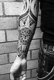 Tatuagem de totem de braço bonito flor tatuagem