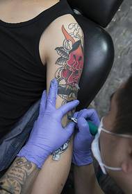 Dazzling flower arm small prajna tattoo pattern