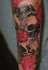 Fiore con tatuaggio tatuato braccio tatuaggio fiore personalità