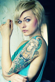 Modni ženski vzorec roza in avatar tatoo