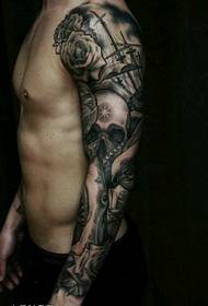 Flower arm fashion skull tattoo pattern