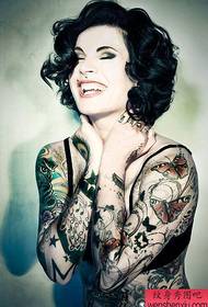 travaux créatifs de tatouage de bras de fleur de couleur de femme
