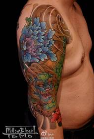 vyřezávané moudrost tradiční květina rameno tetování nedávné práce