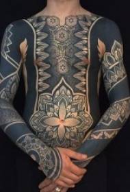 Totem tattoo pattern Personalized black and gray totem tattoo pattern