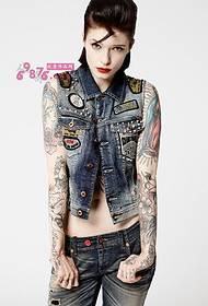 лепотица модел личност цветна рука модна тетоважа слика