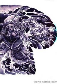 Japonský starý tradiční japonský napůl bojovník bojovník drak tetování vzor