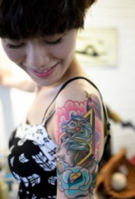 Nagy kar tetovált tetoválás minta