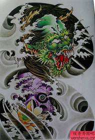 Kínai klasszikus tetoválás kézirat uralkodó hűvös félhajú csaptelepe koponya lótusz spray tetoválás mintát