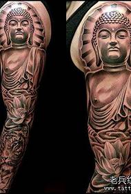 Blummenarm Buddha Tattoo funktionnéiert