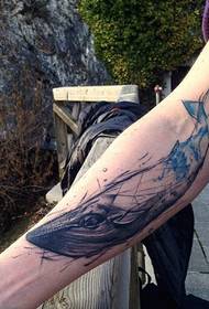 Un conjunt de tatuatges de braços florals que et confien