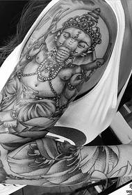Lore besoa elefante jainkoaren lotus tatuaje eredu tradizionala