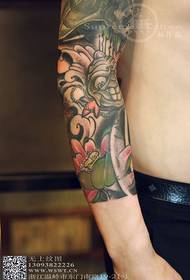 荷花 巴拉 Flower arm tattoo