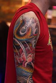 Flower arm flower snake tattoo-foto's zijn geweldig