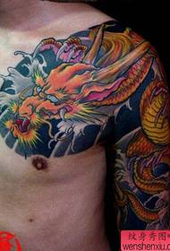 Kineski radovi tetovaža pokazuju: tradicionalna u boji polovica oklopa tetovaža djeluje slikovna serija