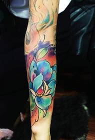 Acuarela personalidad moda flor brazo flor tatuaje patrón