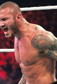 ម្ចាស់ខ្សែក្រវាត់ទម្ងន់ធ្ងន់ពិភពលោករបស់ WWE លោក Randy Orton បានចាក់សាក់ដៃឆ្វេង