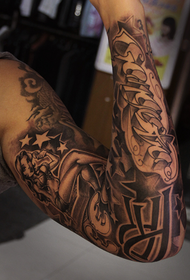 Ang pattern ng magandang pattern ng tattoo ng braso ng braso