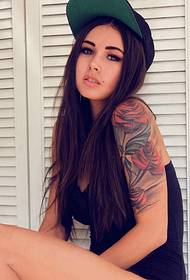 Pragtige meisie blomme armblom tatoeëringpatroon