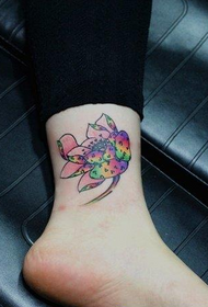 tyttö nilkan kaunis väri lotus tatuointi malli