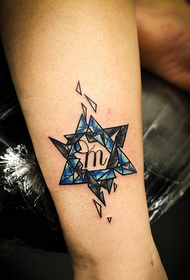 orkatilaren itxura tatuaje hexagonala