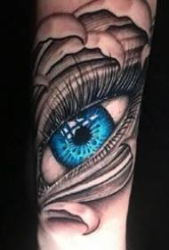 un conjunt de dissenys realistes realitzats de tatuatges en 3D amb globus oculars blaus