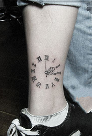 女生小腿创意时钟刺青图案