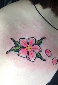 under ärbenet, röda blommor, tatueringar, tatueringar, mycket kvinna