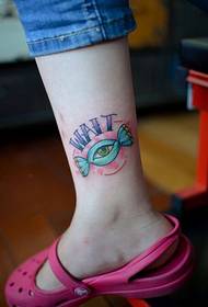 Креативна тетоважа за очи на бонбони за нозе