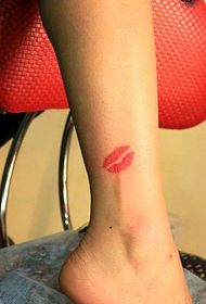 good-looking beauty leg lip print tattoo pattern