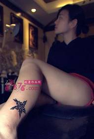Дівчина моди мода Тотем щиколотки татуювання