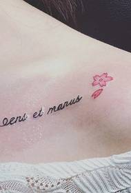 Scarlet kis friss angol és cseresznyevirág tetoválás minta