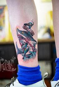 bărbat picioare picioare clasic frumos rechin tatuaj
