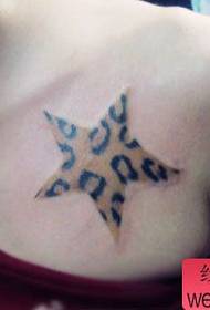 Beautiful leopard five-pointed star tattoo pattern at the beautiful clavicle