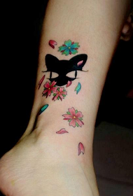 ljepota noga mačka trešnja cvijet tetovaža slika